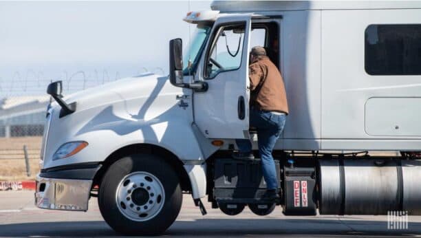 California Court Action on Non-Domiciled CDLs Raises Compliance Questions for Fleet Operators